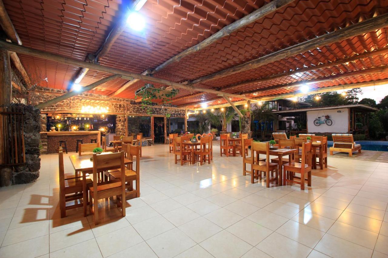 Natura Gardens Galapagos Bellavista  Екстер'єр фото